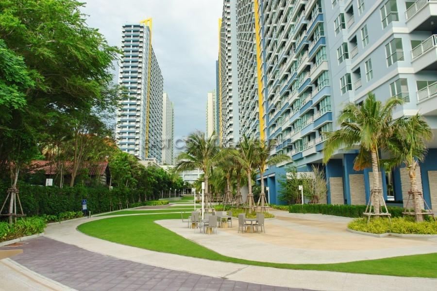 Lumpini Parkbeach Pattaya Pool View Jomtien Beach Exterior foto